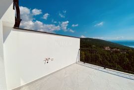 Oprič – Novoizgrađeni stan sa velikim terasama i prekrasnim pogledom, Opatija - Okolica, Apartamento