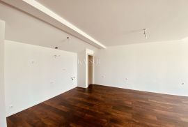 Oprič – Novoizgrađeni stan sa velikim terasama i prekrasnim pogledom, Opatija - Okolica, Apartamento