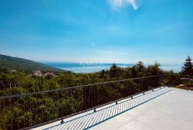 Oprič – Novoizgrađeni stan sa velikim terasama i prekrasnim pogledom, Opatija - Okolica, Flat