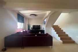 Zadar, penthouse sa krovnom terasom blizu centra, Zadar, Stan