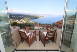 Opatija,okolica, mansarda, jednosoban stan s terasom i veličanstvenim pogledom, Opatija, Appartement