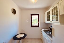 Ičići – Mali slatki studio apartman s prekrasnim pogledom 700 m od plaže, Opatija - Okolica, Appartment