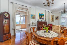 Opatija - etaža vile 50 metara od mora, Opatija, Apartamento