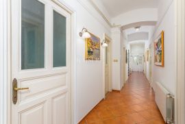 Opatija - etaža vile 50 metara od mora, Opatija, Apartamento