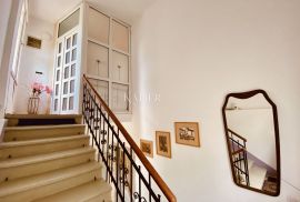 Opatija – Etaža povijesne vile 100 m od mora, Opatija, Appartement