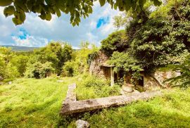 Moščenićka Draga - atraktivan teren s ruševinom, Mošćenička Draga, Land