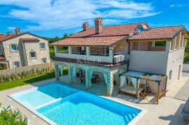 Svetvinčenat - rustikalna vila s bazenom, 160 m2, Svetvinčenat, Casa