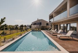 Istra, Tar-Vabriga, vila s bazenom 800m od mora, Tar-Vabriga, بيت