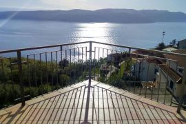 Rabac - kuća s više stambenih jedinica i panoramskim pogledom na more, 368 m2, Labin, House