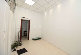 Istra - Poreč, poslovni prostor 17 m2, prodaja, Poreč, Propiedad comercial