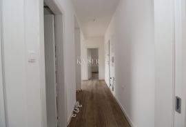 Opatija- Matulji, dva stana 3 SKL i 2 SKL u urednoj zgradi novije gradnje, Matulji, Wohnung