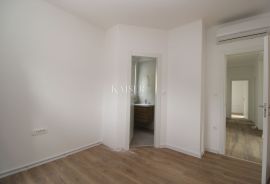 Opatija- Matulji, dva stana 3 SKL i 2 SKL u urednoj zgradi novije gradnje, Matulji, Appartment