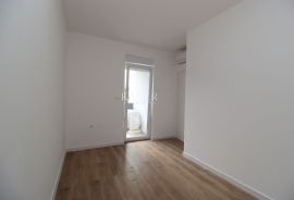 Opatija- Matulji, dva stana 3 SKL i 2 SKL u urednoj zgradi novije gradnje, Matulji, Appartement