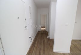 Opatija- Matulji, dva stana 3 SKL i 2 SKL u urednoj zgradi novije gradnje, Matulji, Appartement