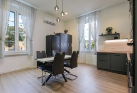 Opatija, ekskluzivan stan na top lokaciji prvi red do mora, Opatija, Apartamento