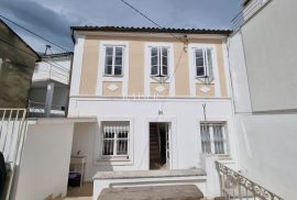 Selce - kuća u centru grada, 50 m do mora, Crikvenica, House