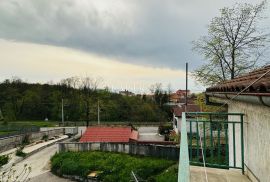 Matulji, Rukavac - kuća s dvije stambene jedinice na prostranoj okućnici, Matulji, House