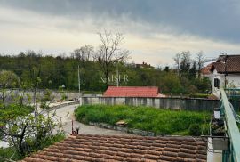 Matulji, Rukavac - kuća s dvije stambene jedinice na prostranoj okućnici, Matulji, Maison