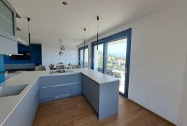 Opatijska riviera,dvoetažni stan s velikom terasom i otvorenim pogledom prema moru, Opatija - Okolica, Appartement