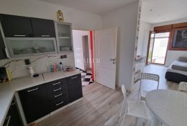 Crikvenica, Jadranovo - samostojeća kuća, prizemnica 94 m2, Crikvenica, Famiglia