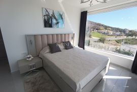 Trget -moderna vila nedaleko mora, 225 m2, Raša, Ev