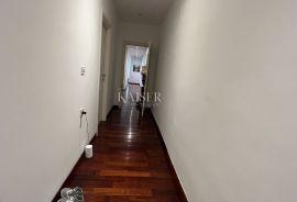 Rijeka, Centar - Prostrani stan za najam u poslovno stambenoj zgradi 164 m2, Rijeka, Appartement