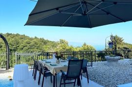 Opatija - mediteranska villa, pogled na more, 328m2, Opatija, Maison