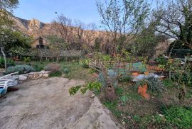 Bribir - mala kuća sa okućnicom i građevinskim zemljištem, Vinodolska Općina, House