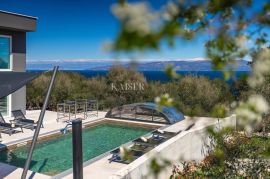 Rabac - luksuzna vila s morem na dlanu, 200 m2, Labin, Famiglia