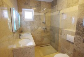 Rabac - kuća 100 m od mora, 430 m2, Labin, House