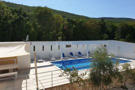 Rabac - apartmanska kuća s bazenom, 500 m2, Labin, Famiglia