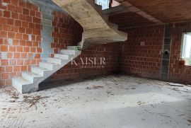 Brseč - kuća s dva dvoetažna stana, 160 m2, Mošćenička Draga, Maison