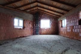 Brseč - kuća s dva dvoetažna stana, 160 m2, Mošćenička Draga, Kuća