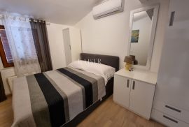 Crikvenica, Selce - dvije etaže sa 4 apartmana, Crikvenica, Daire