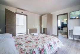 Labin - kuća s bazenom, 180 m2, Labin, Ev