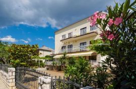 Crikvenica, Selce - Vila sa 7 apartmana, Crikvenica, Ev