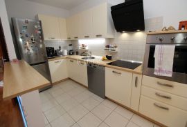 Rijeka, Martinkovac - predivan stan 2S+DB na mirnoj lokaciji, Rijeka, Flat