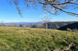 Istra,Motovun, građevinsko zemljište s panoramskim pogledom, Motovun, Arazi