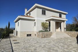 Otok Krk, Malinska - ekskluzivna villa 320m2, pogled na more, Malinska-Dubašnica, Maison