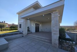 Otok Krk, Malinska - ekskluzivna villa 320m2, pogled na more, Malinska-Dubašnica, Haus