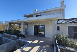 Otok Krk, Malinska - ekskluzivna villa 320m2, pogled na more, Malinska-Dubašnica, Σπίτι