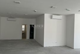 Opatija, Matulji - Poslovni prostor na 1. katu od 190 m2, Matulji, Propriedade comercial