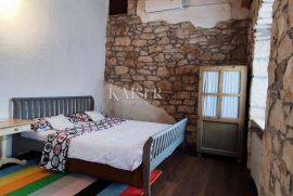 Labin - kuća s bazenom i prekrasnom okućnicom, 250 m2, Labin, Σπίτι