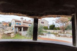 Labin - kuća s bazenom i prekrasnom okućnicom, 250 m2, Labin, Famiglia