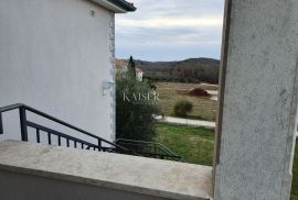 Istra - Vrsar, obiteljska kuća sa dvorištem od 743 m2, Vrsar, Famiglia