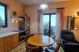 Opatija, predivna lokacija stana s terasom i pogledom na Lungo mare, Rijeku s otocima, Opatija, Apartamento