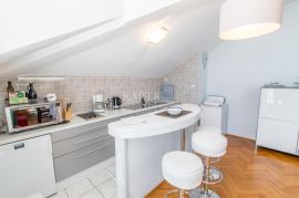 Opatija, vila, dvoetažni stan u centru blizu mora s pogledom, Opatija, Appartment