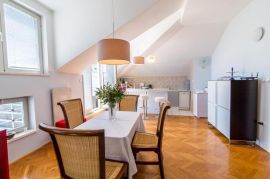 Opatija, vila, dvoetažni stan u centru blizu mora s pogledom, Opatija, Appartement