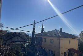 Rijeka, Krimeja - Stan u dvojnoj kući sa okućnicom, Rijeka, Appartement