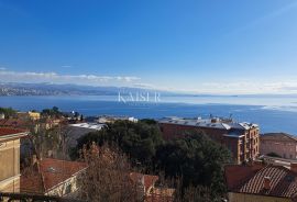 Opatija, centar trosobni komforni stan u austrougarskoj vili s pogledom na obalu i more, Opatija, Διαμέρισμα